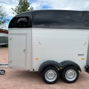 Pferdeanhänger Equintos Alu Plus 2,t mit kombinierte Heckklappe/Flügeltüre Sonderaktion Einzelstück – Bild 4